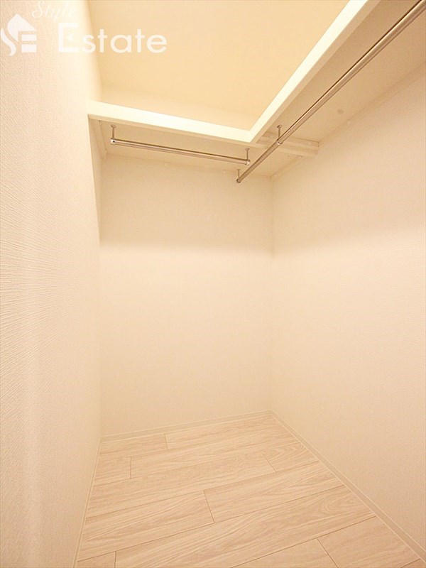 収納　ウォークインクローゼット