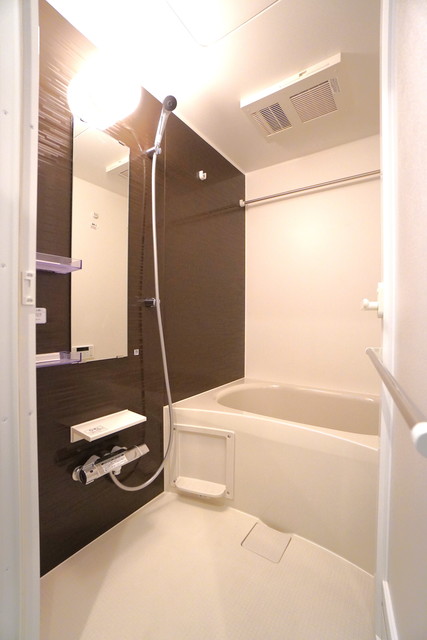 バス・シャワールーム　※写真は同タイプ住戸です。