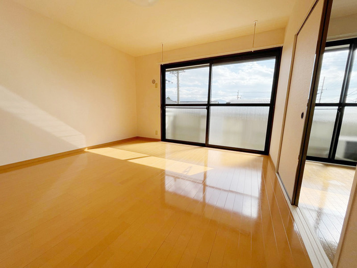 居室・リビング　洋室・南東