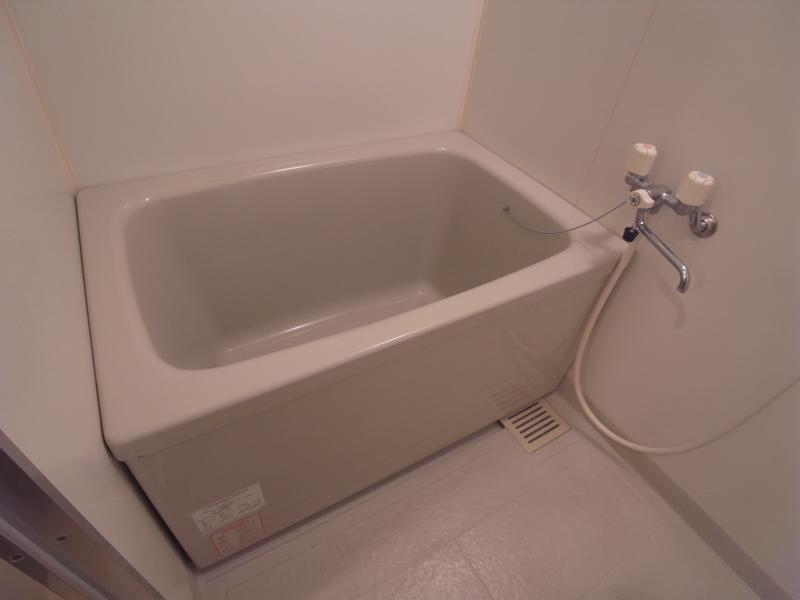 バス・シャワールーム　広いお風呂です