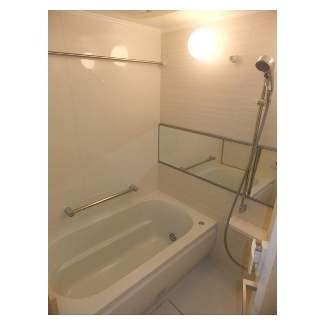 バス・シャワールーム　※別部屋の参考写真です。