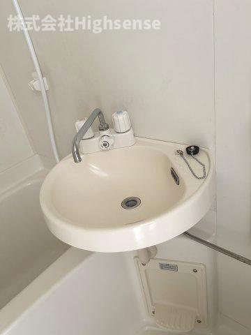 洗面設備　スペースが確保できる洗面所です