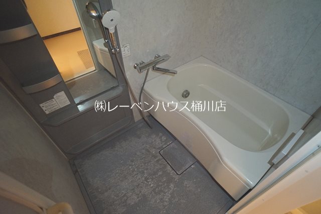 バス・シャワールーム　レーベンハウス桶川店へ　048-787-5511