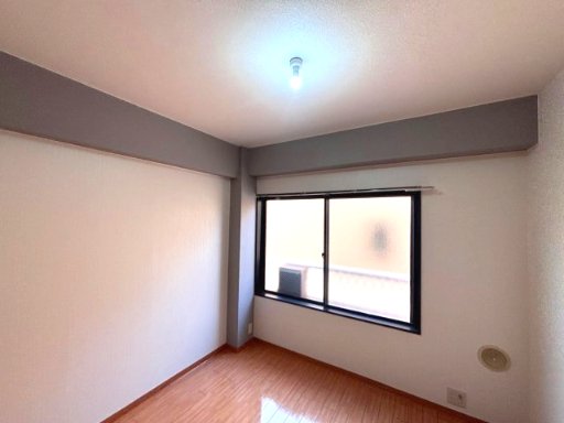 居室・リビング　※写真は別室です