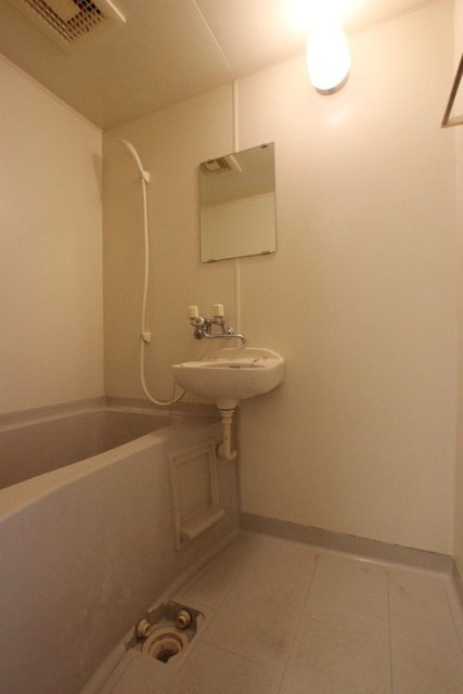 バス・シャワールーム　別号室の写真です。