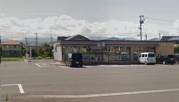コンビニ　セブンイレブン花巻本館3丁目店（コンビニ）まで288m