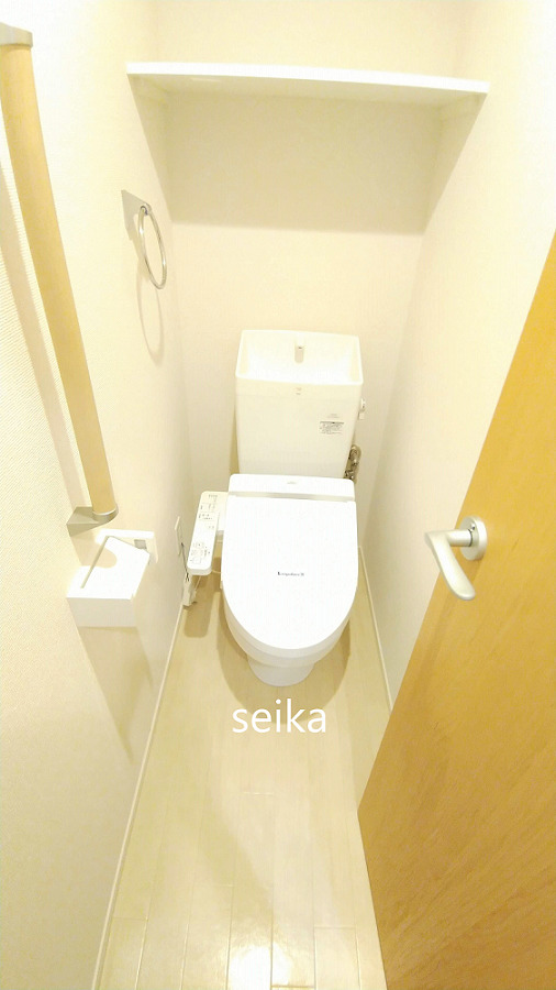 トイレ　建具の色は異なる場合がございます