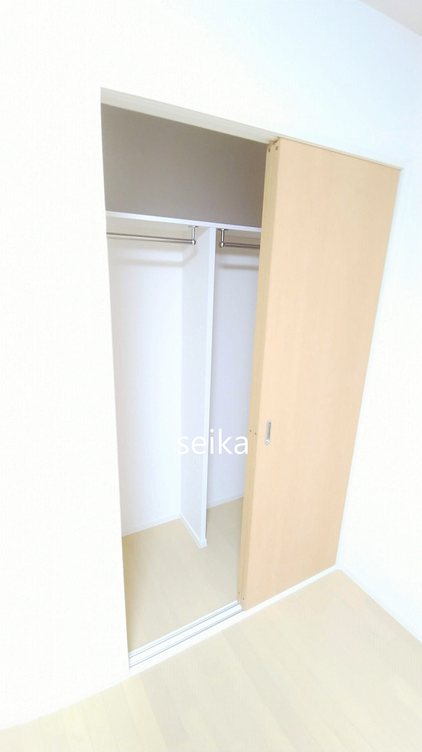 収納　建具の色は異なる場合がございます。