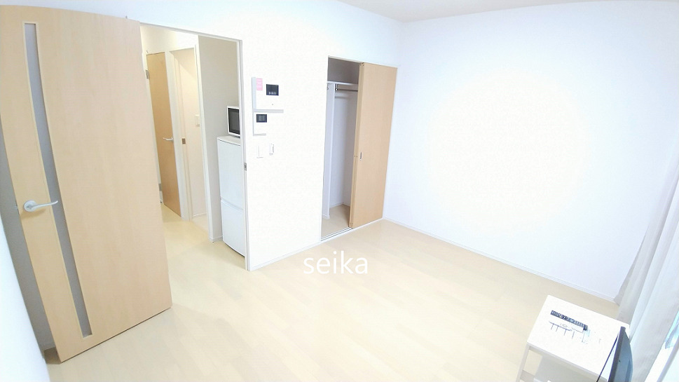 居室・リビング　※反転タイプ、建具等の色は異なる場合がございます。