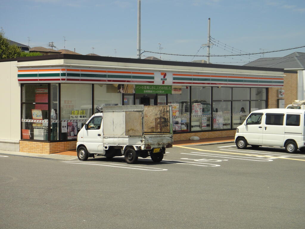 コンビニ　セブンイレブン熊取大久保店（コンビニ）まで321m