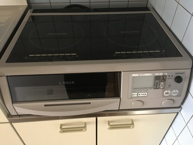 キッチン　お手入れも楽なIHクッキングヒーター