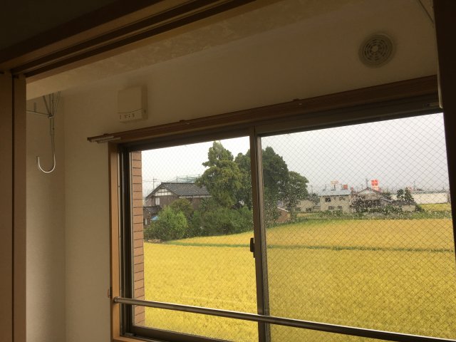 眺望　洗濯物が干せるサンルームです。