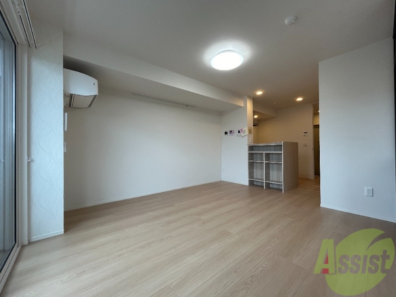 居室・リビング　１２．６帖のＬＤＫです。広々としてきれいですね。