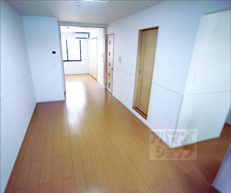 居室・リビング　１２．２帖のリビングは開放感があります！