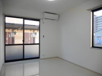 居室・リビング　102号室の写真（反転タイプ）