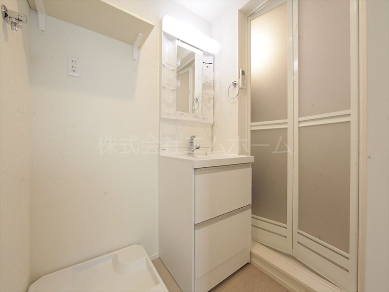 洗面設備　脱衣所　独立洗面台(シャンプードレッサー付)