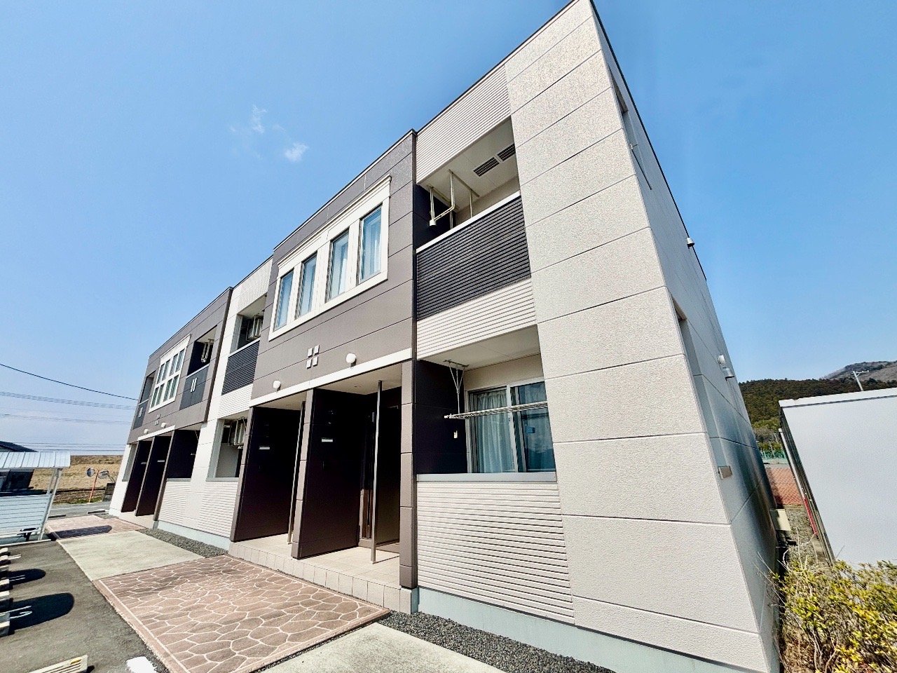 建物外観　外観・日当たり良好でおしゃれな外観です♪
