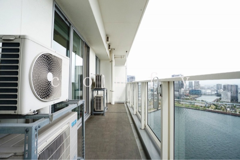 バルコニー　開放感のあるバルコニー