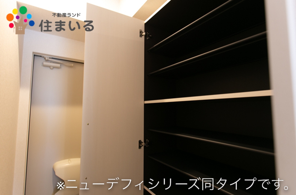 玄関　※写真は同型タイプとなります