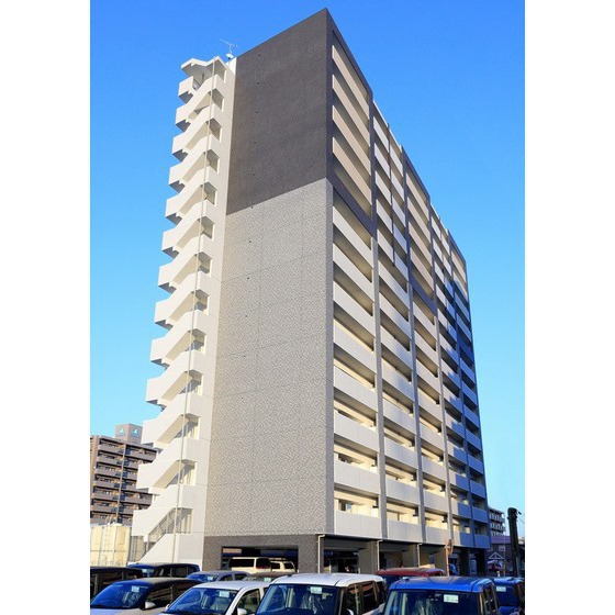 建物外観　平成駅まで徒歩３分、存在感のある高層マンション