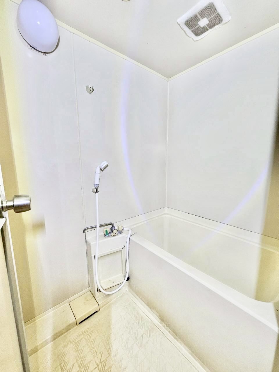 バス・シャワールーム　バストイレ別♪ゆったりお風呂タイムを♪