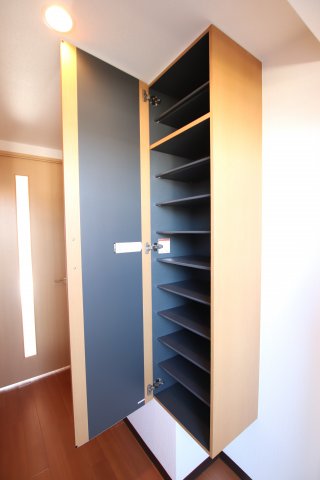 収納　シューズボックス