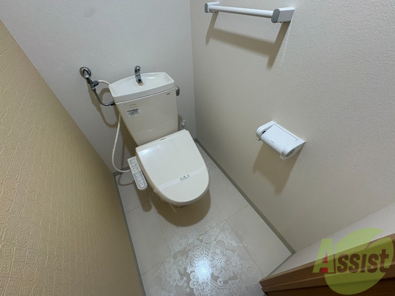 トイレ　こちらはトイレです。清潔感があり、安心して使用できます。