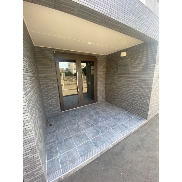 エントランス　建物の内部です