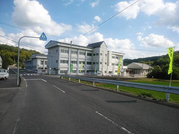 小学校　加美小学校（小学校）まで1100m