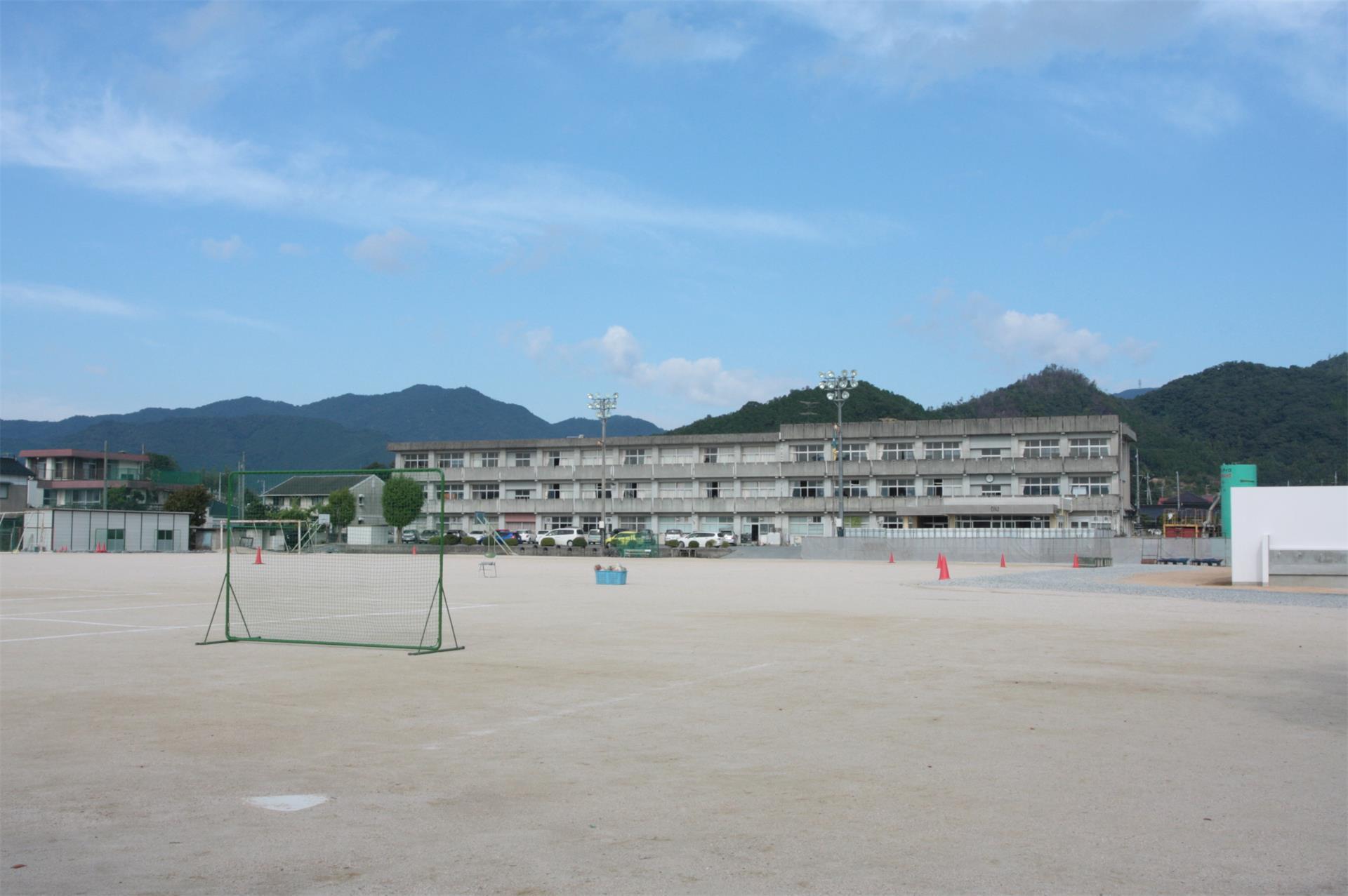 コンビニ　ファミリーマート山口楠木町店（コンビニ）まで390m