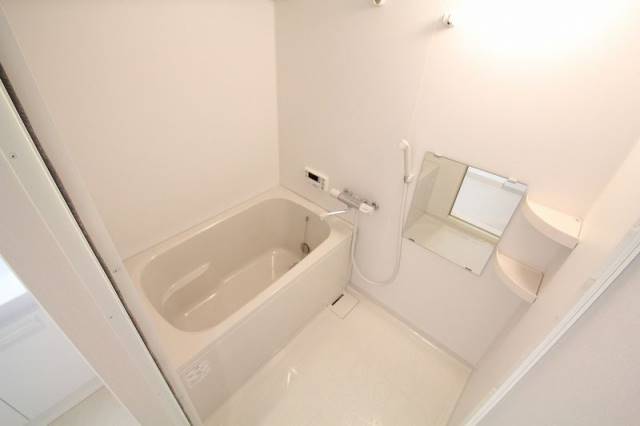 バス・シャワールーム　※２０２号室の内装写真参照