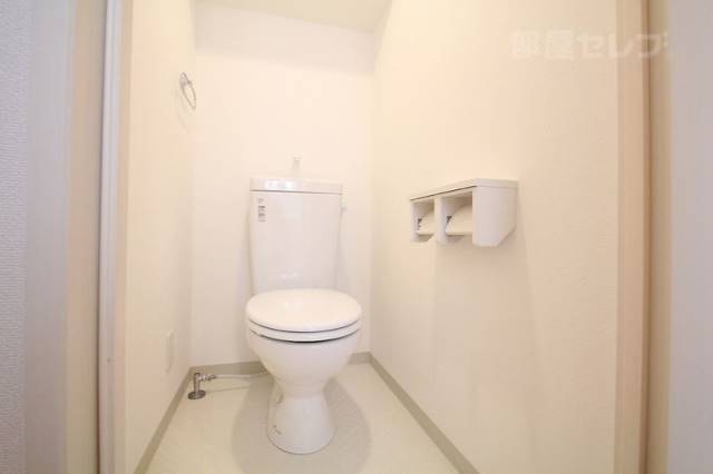 トイレ　※２０２号室の内装写真参照