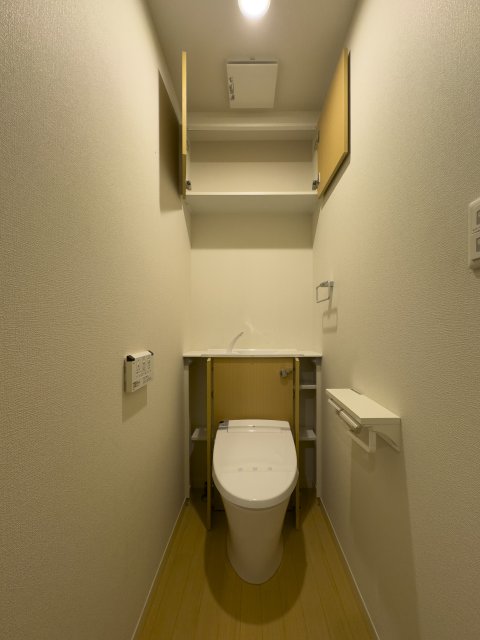 トイレ　同物件別号室の写真です。