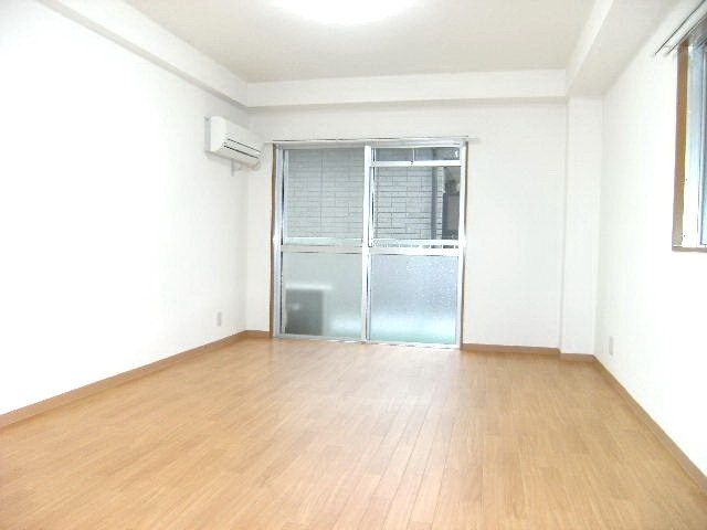 居室・リビング　★広々洋室！★
