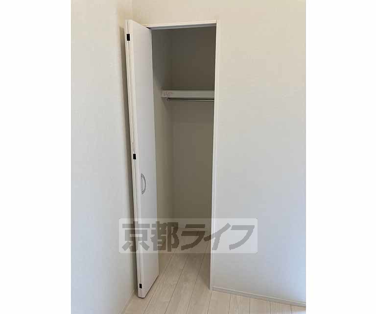 収納　丈の長い洋服も片付けられますね！