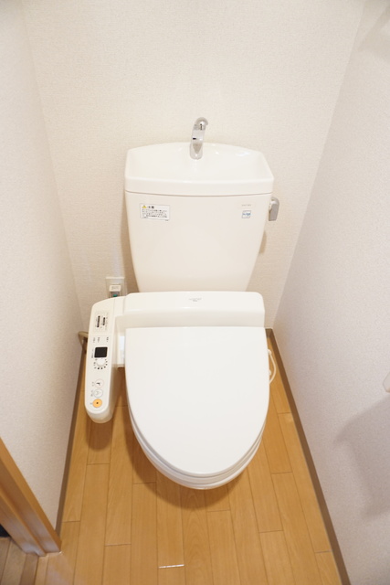 トイレ　★トイレは嬉しい洗浄便座です♪★