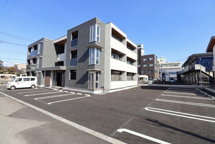 駐車場　駐車場完備です