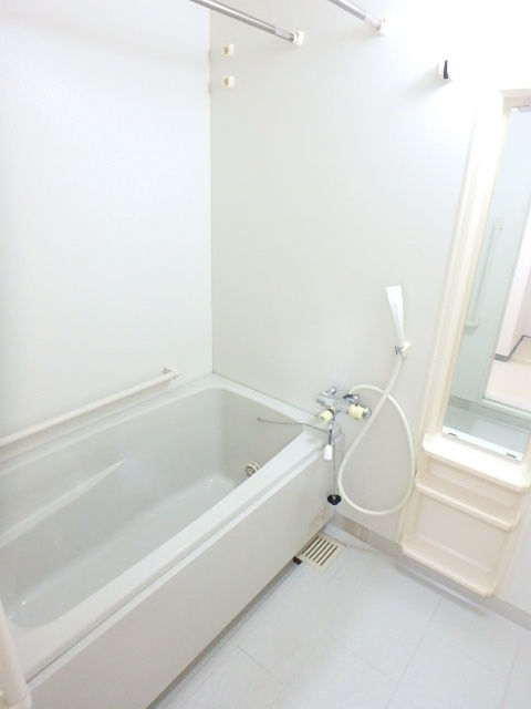 バス・シャワールーム　同一間取りの別部屋参考写真