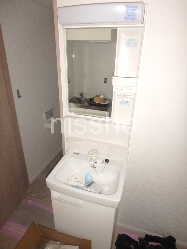 洗面設備　建築中　独立洗面台