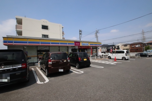 コンビニ　ミニストップ　吉根店（コンビニ）まで500m
