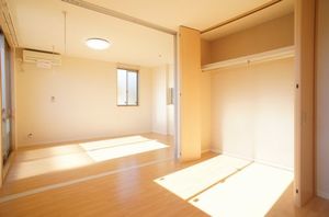 その他部屋・スペース　リビング隣の洋室