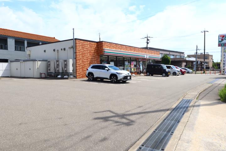 コンビニ　セブン－イレブン金沢保古３丁目店（コンビニ）まで1051m