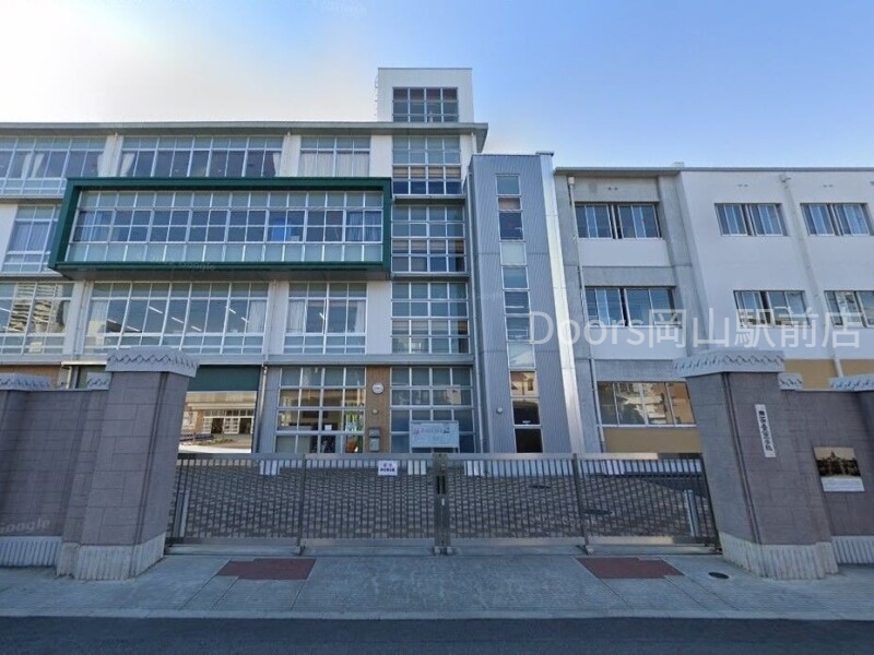 小学校　岡山市立鹿田小学校（小学校）まで795m