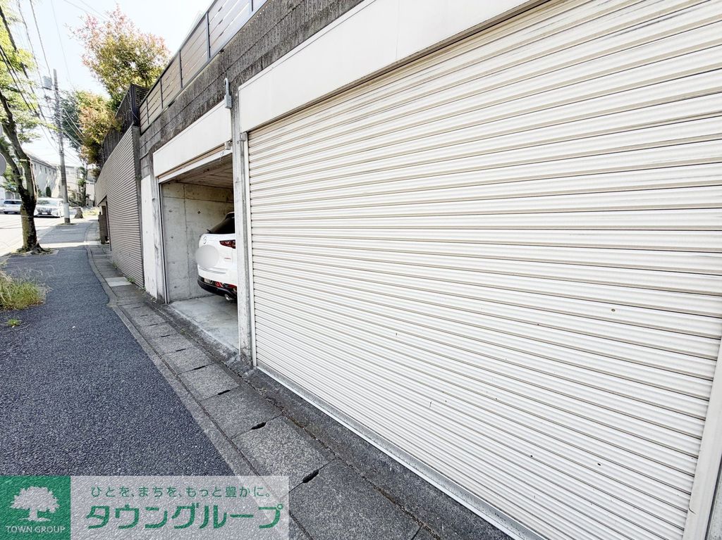 駐車場　庭
