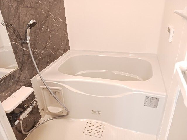 バス・シャワールーム　ゆったり過ごせるお風呂です