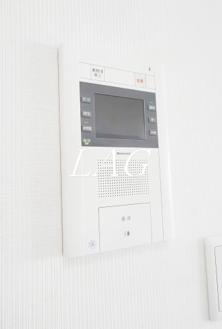 セキュリティ　モニターつきインターホンです。