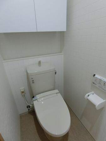 トイレ　温水洗浄便座