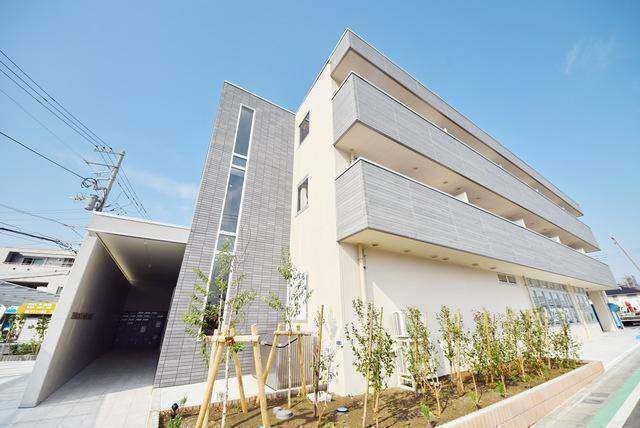 建物外観　外観タイル張りです