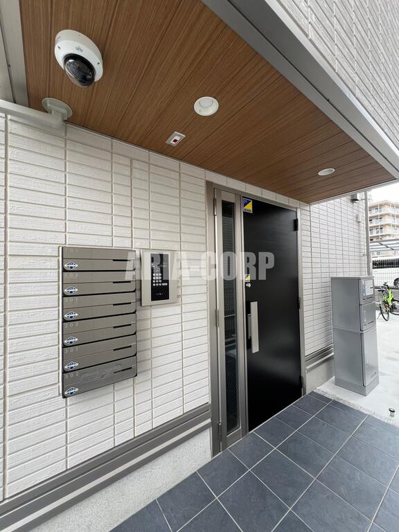 エントランス　オートロック対応◎敷地内宅配BOX付♪