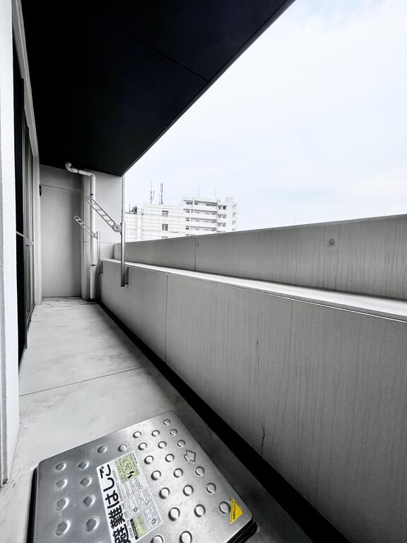 バルコニー　※写真は同じマンションの違う部屋のものになります。